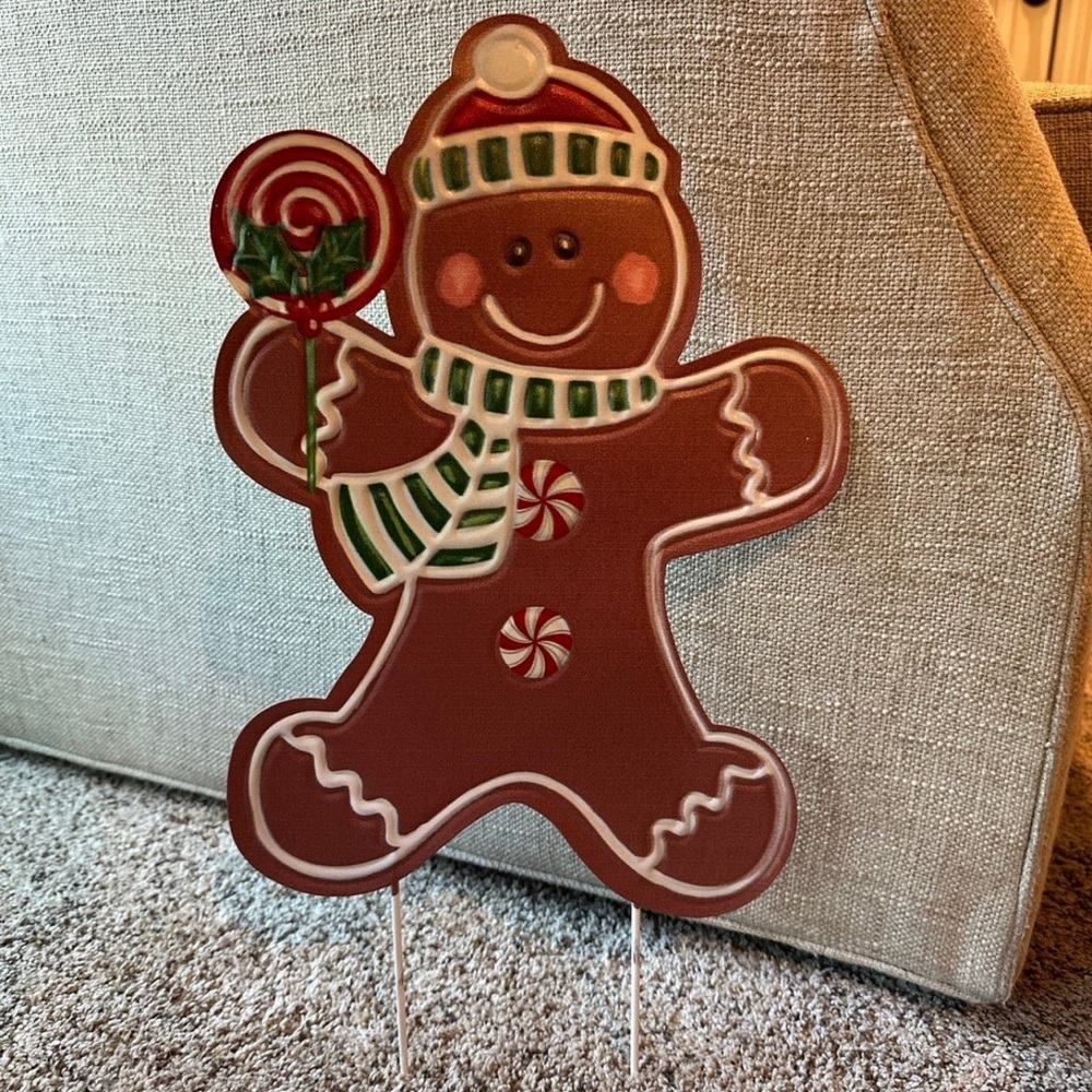 Festive Metal Gingerbread Man Holiday Yard Decoration